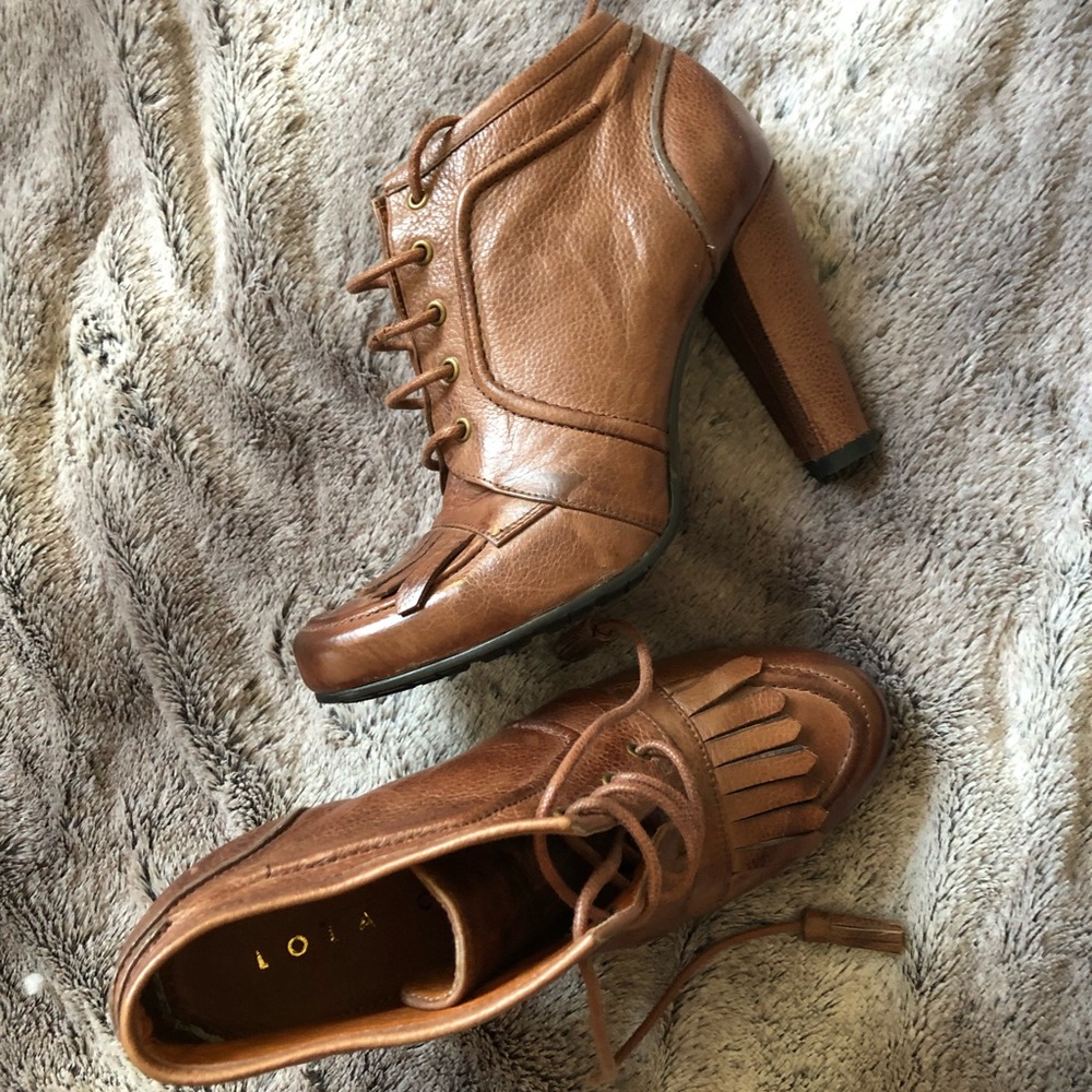 LOLA CRUZ Camel Leather Heeled Boots
